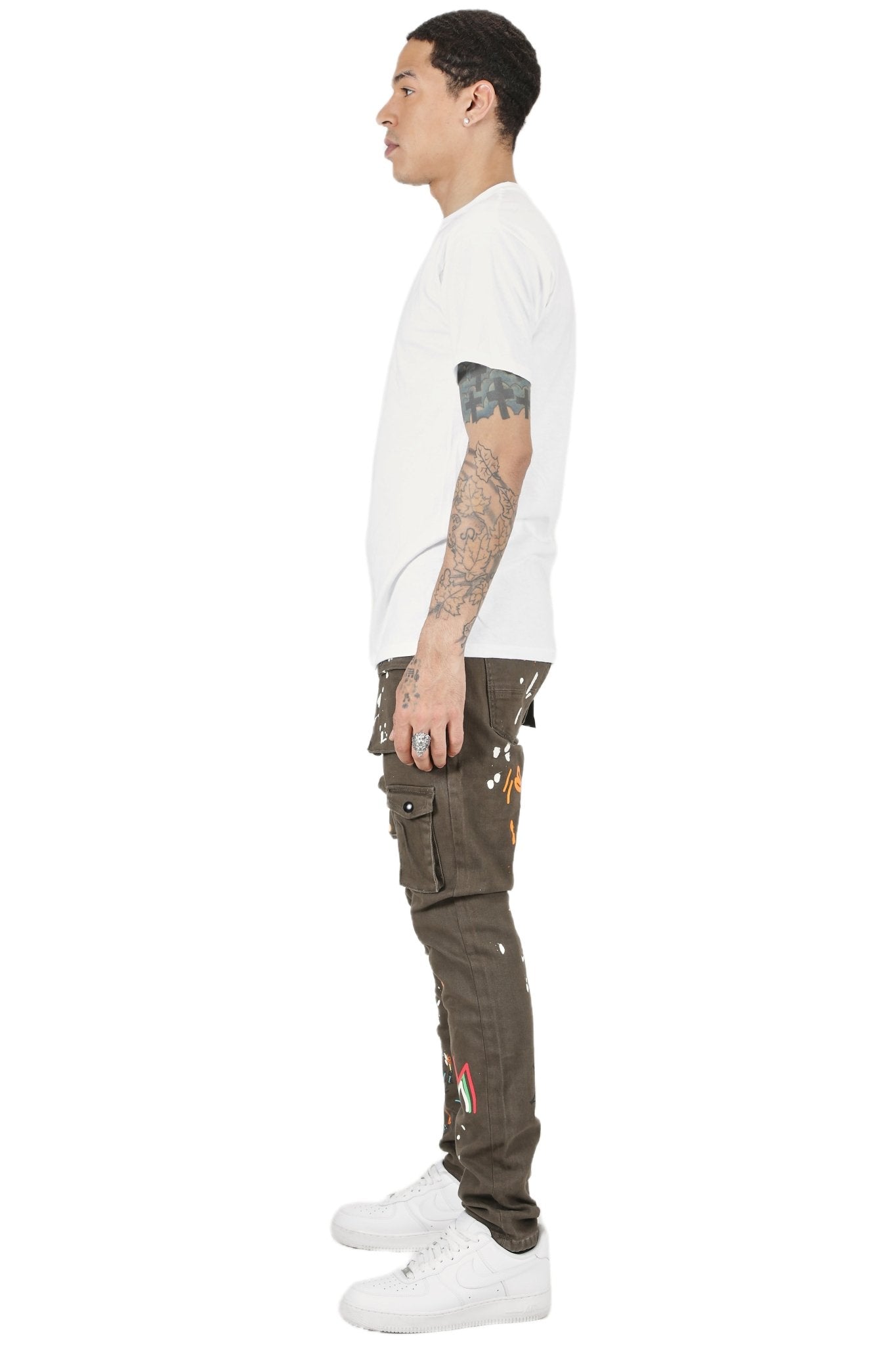 Zati Men's premium skinny twill cargo pants.