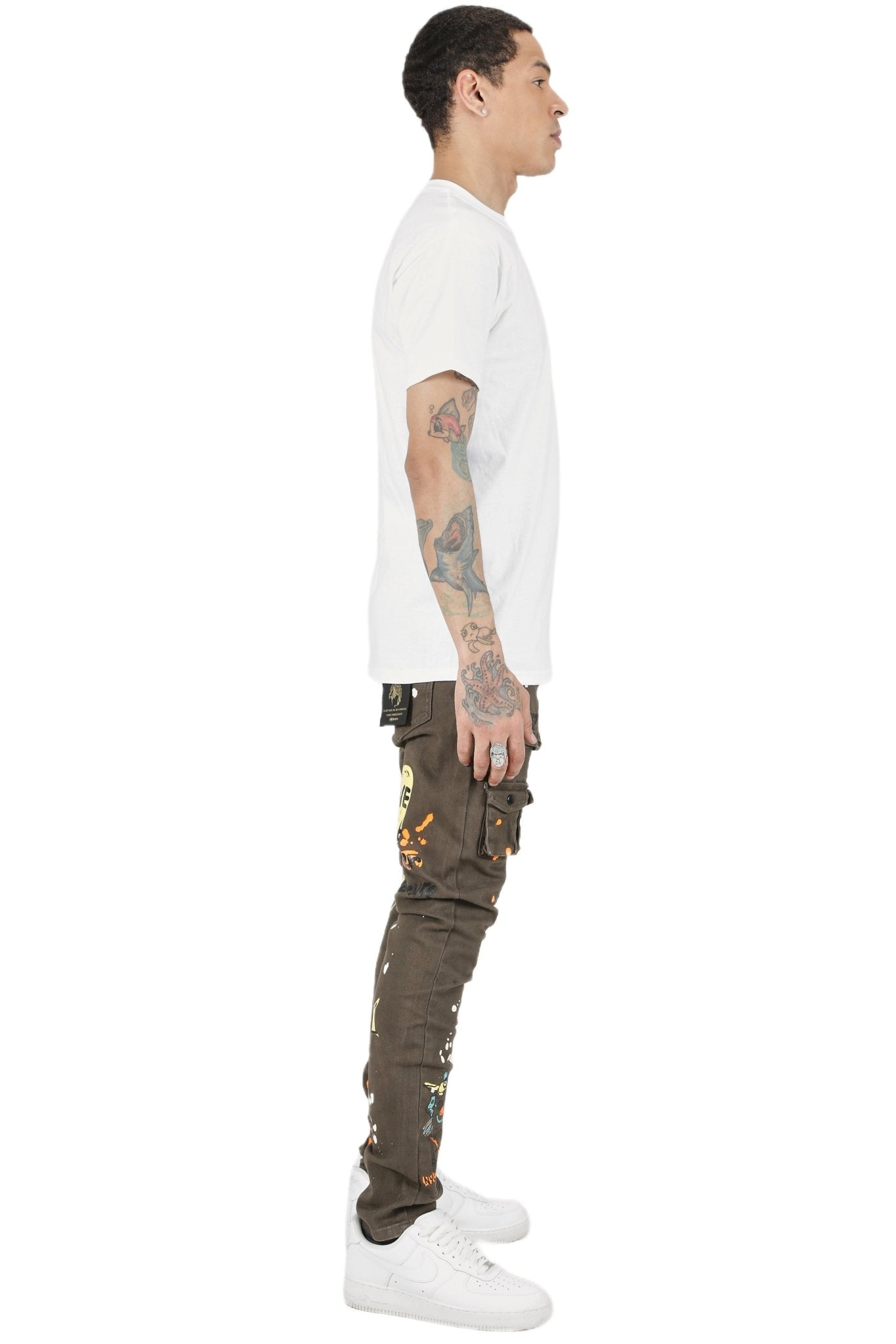 Zati Men's premium skinny twill cargo pants.