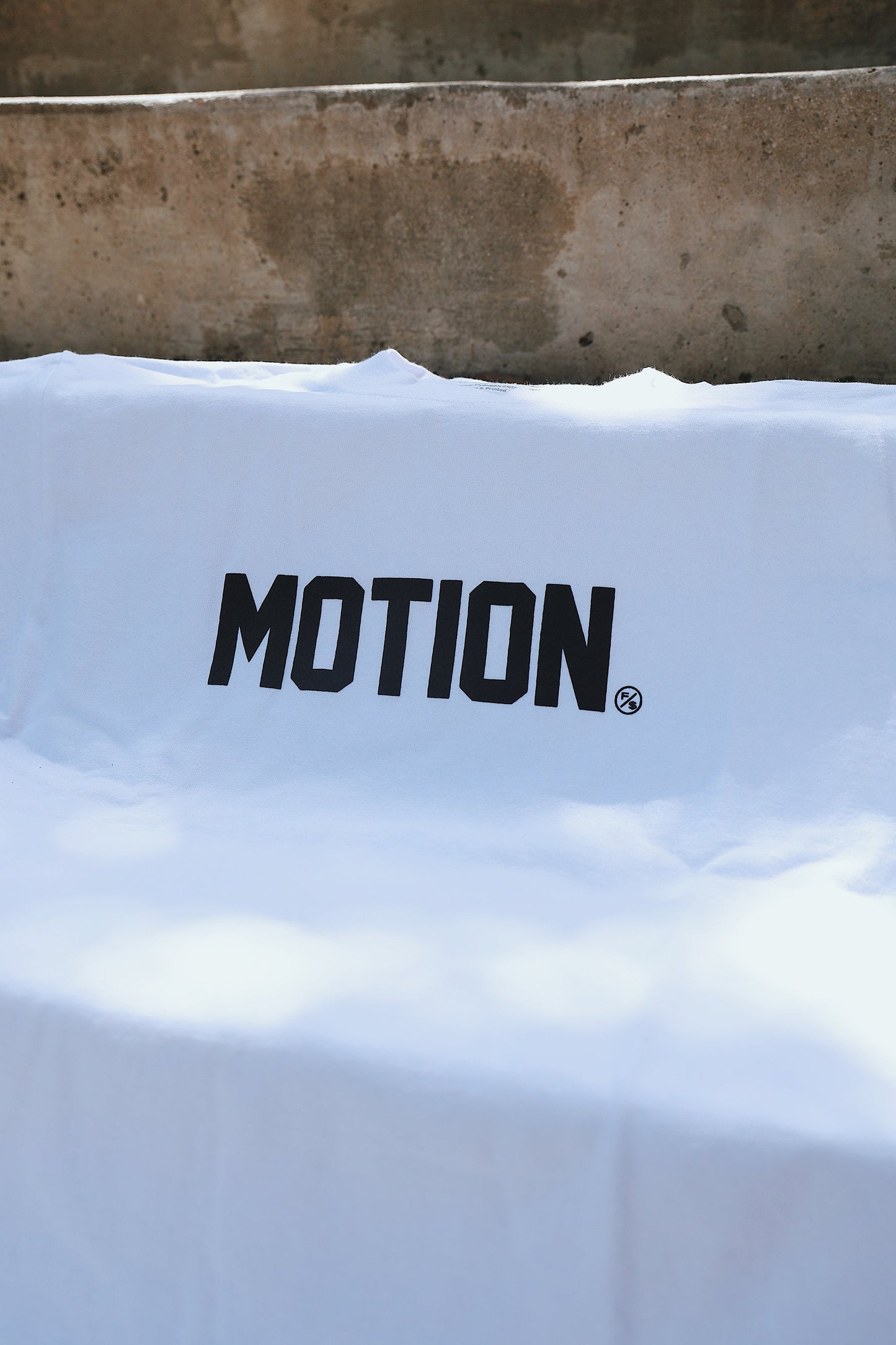 Motion (White)