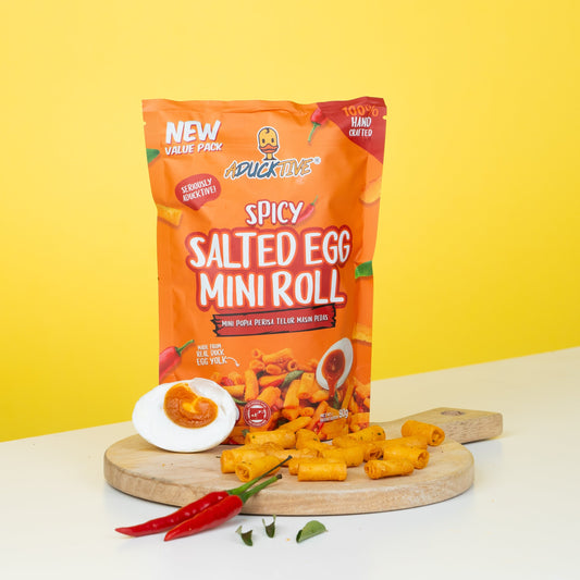 SPICY SALTED EGG MINI ROLL CHIP - 90 grams