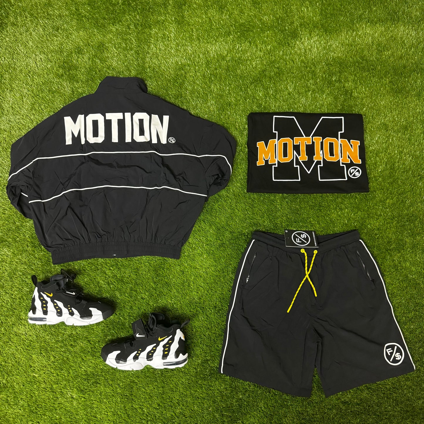 MOTION Nylon Shorts (Black)