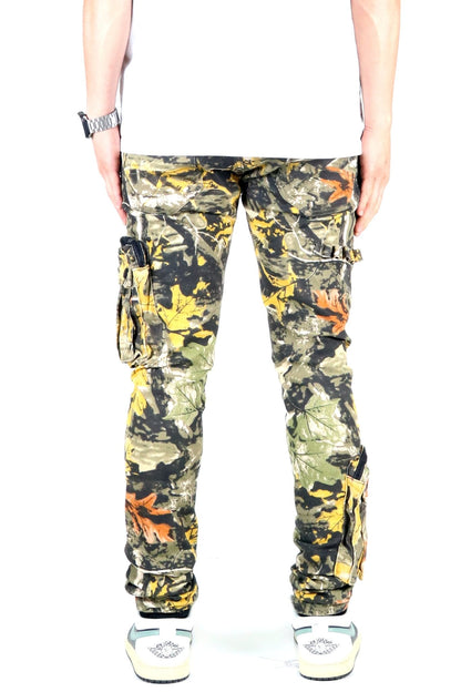 KANTA Men's premium twill forest camo pattern cargo pants.