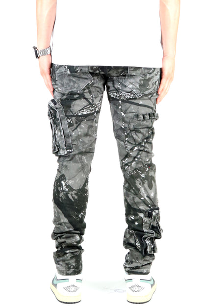 MIEL Men's premium twill forest camo pattern cargo pants.